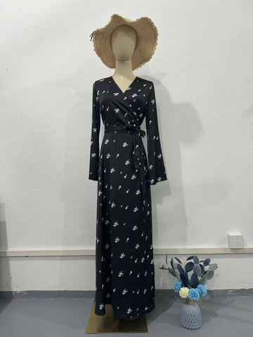 2024 Spring New V-Neck Temperament Bubble Sleeves To Close The Waist And Crushed Flowers Gentle Wind Dress Woman